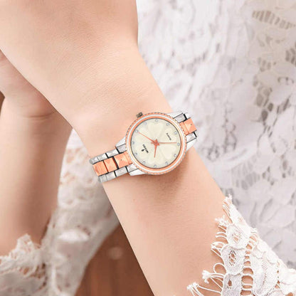 Imperious Round Dial Analogue Women's Wrist Watches-Silver